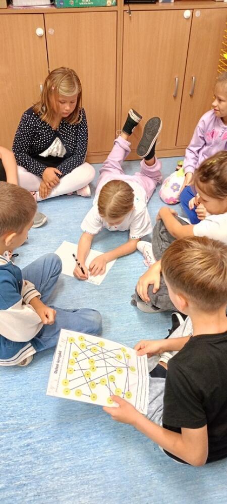 MIĘDZYNARODOWY DZIEŃ KROPKI W KLASIE 1C