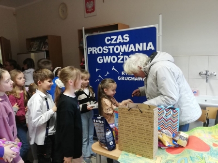 Wiersze Ryszarda Gruchawki emanują ciepłem i serdecznością.