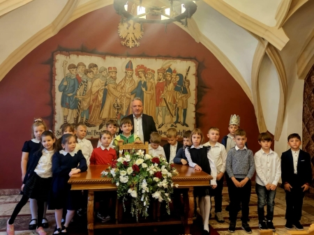 PIERWSZOKLASIŚCI ZWIEDZILI RATUSZ 