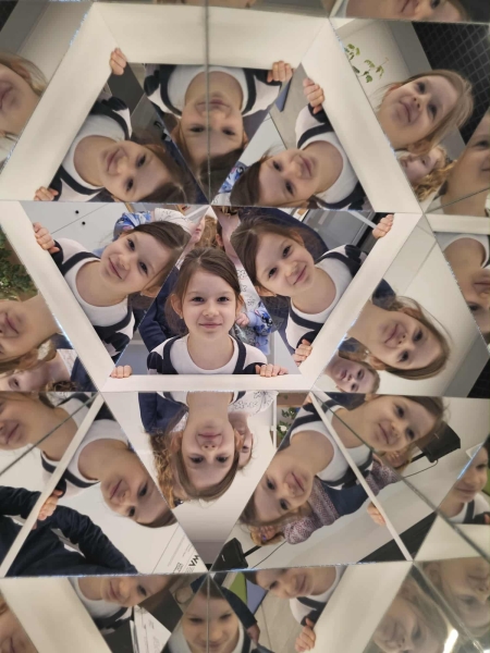 UCZNIOWIE ODKRYWAJĄ TAJEMNICE OKA