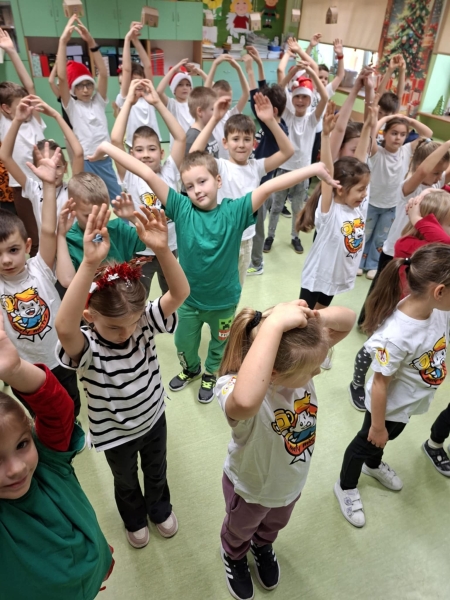 SPORT, ZABAWA, INTEGRACJA- CZYLI ŚWIĄTECZNA LEKCJA W-F