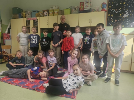 UCZYMY SIĘ RATOWAĆ ŻYCIE